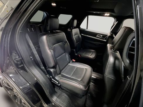 Used 2019 Ford Explorer Sport image 25