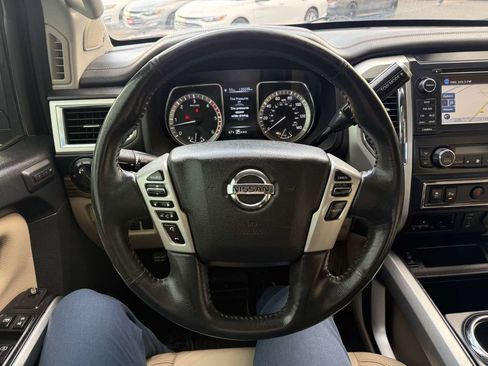 Used 2016 Nissan Titan SL RWD image 9
