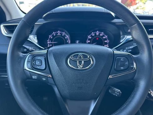 Used 2014 Toyota Avalon XLE Touring FWD image 22