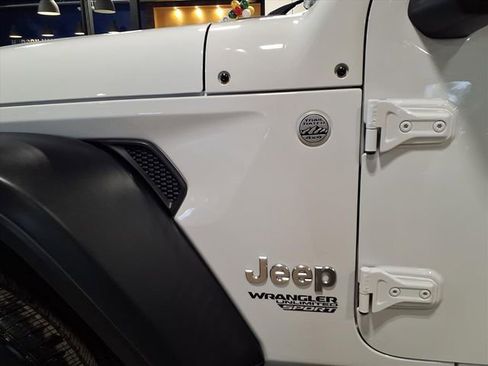 Used 2018 Jeep Wrangler Unlimited Sport S image 12