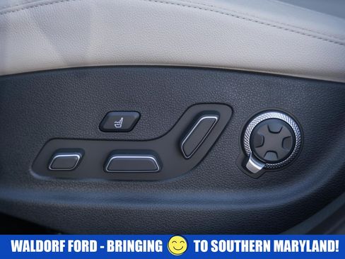 Used 2024 Genesis G80 image 34