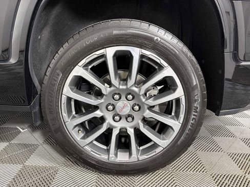 Used 2022 GMC Acadia Denali w/ Denali Ultimate Package image 18