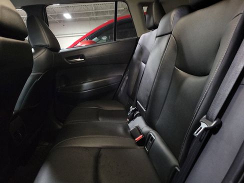 Used 2022 Toyota Corolla Cross XLE image 10