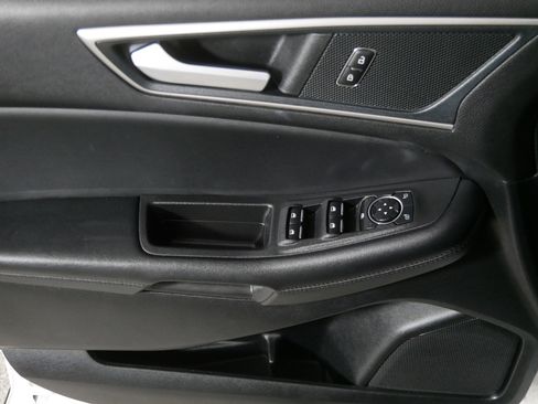 Used 2024 Ford Edge SEL image 19