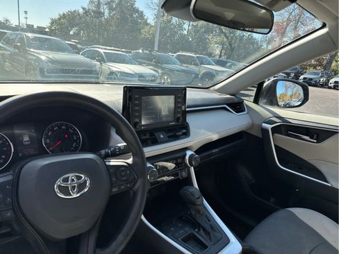 Used 2021 Toyota RAV4 XLE image 30