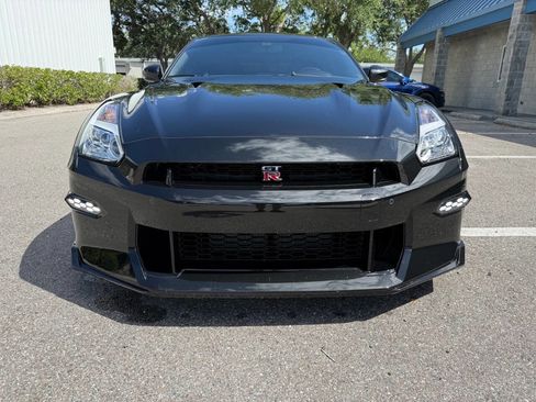 Used 2024 Nissan GT-R Premium w/ Floor Mat Package image 12