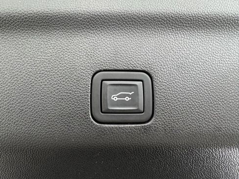 Certified 2023 Chevrolet Tahoe Z71 w/ Luxury Package image 41