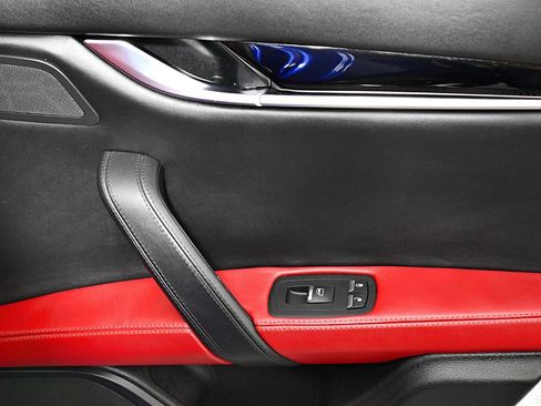 Used 2017 Maserati Ghibli S image 39