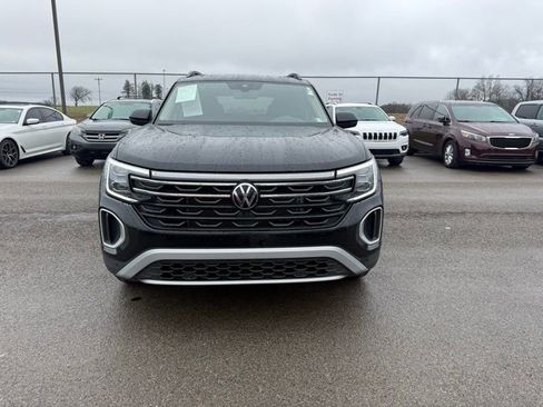 Used 2024 Volkswagen Atlas Peak Edition SEL image 2