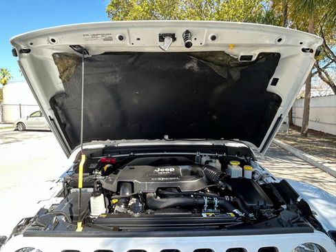 Used 2021 Jeep Gladiator Rubicon w/ Trailer Tow Package image 29