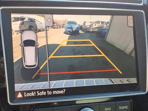 Used 2017 Volkswagen Touareg Wolfsburg Edition image 10