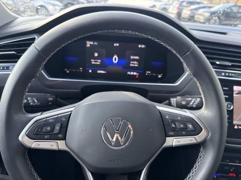 Used 2022 Volkswagen Tiguan SE image 29