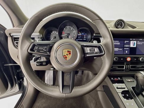 Certified 2025 Porsche Macan AWD/4WD image 15