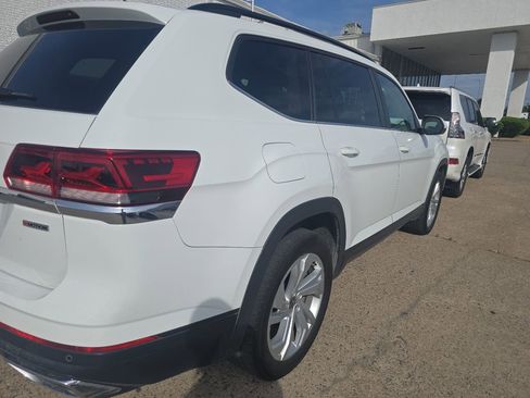 Used 2021 Volkswagen Atlas SE w/ Panoramic Sunroof Package AWD/4WD image 4