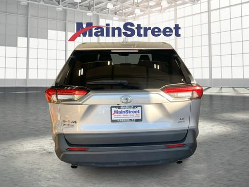 Used 2024 Toyota RAV4 LE image 4