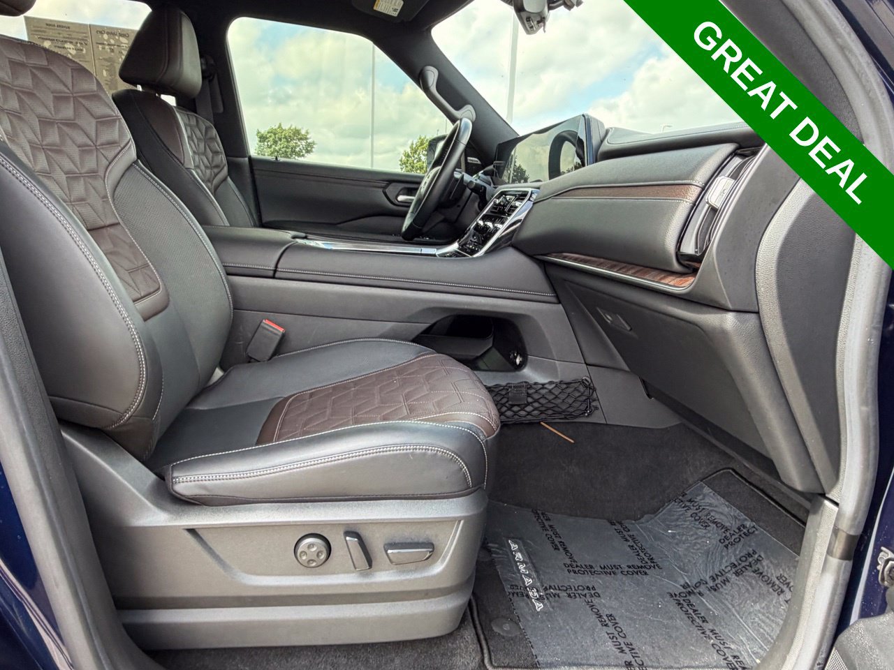 Used 2025 Nissan Armada Platinum w/ Convenience Package RWD image 49