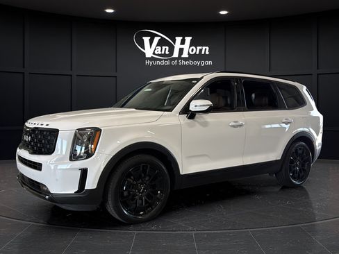 Used 2022 Kia Telluride SX w/ SX Prestige Package AWD/4WD image 3