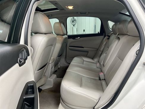 Used 2009 Chevrolet Impala LT image 22