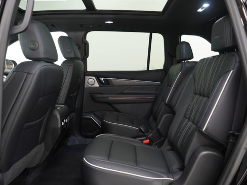 Used 2025 Buick Enclave Avenir w/ Super Cruise Package image 19