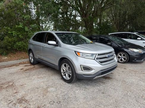 Used 2018 Ford Edge Titanium FWD image 2