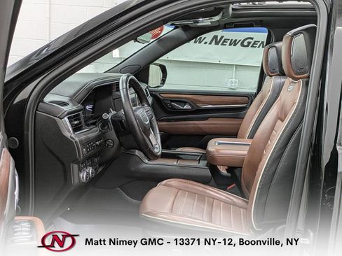 Used 2024 GMC Yukon Denali Ultimate AWD/4WD image 3