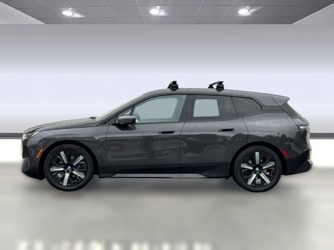 Used 2022 BMW iX xDrive50 w/ Premium Package image 2