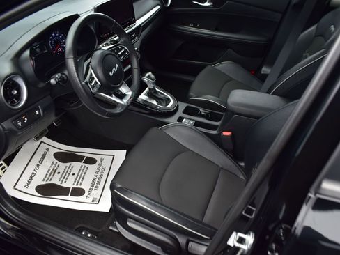 Used 2024 Kia Forte GT-Line w/ GT-Line Premium Package image 12