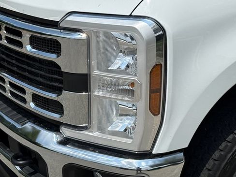 Used 2025 Ford F250 XLT w/ FX4 Off-Road Package AWD/4WD image 4