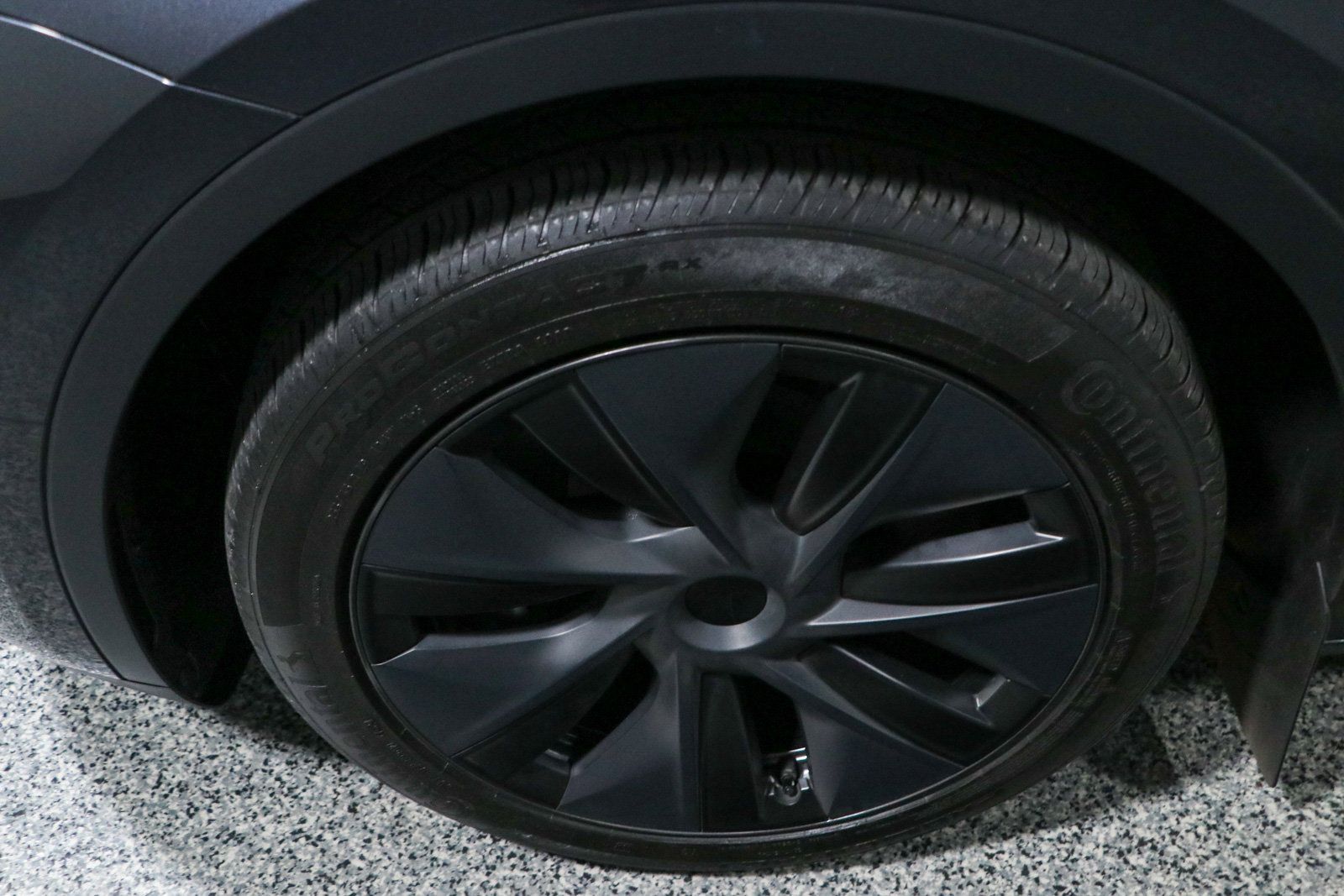 Used 2024 Tesla Model Y Long Range RWD image 11