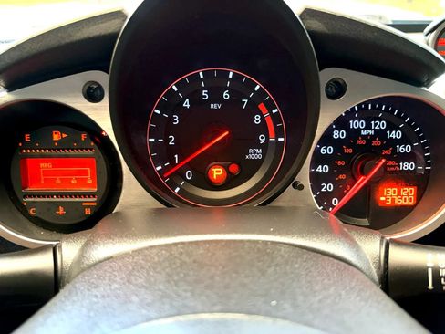 Used 2016 Nissan 370Z Touring RWD image 32