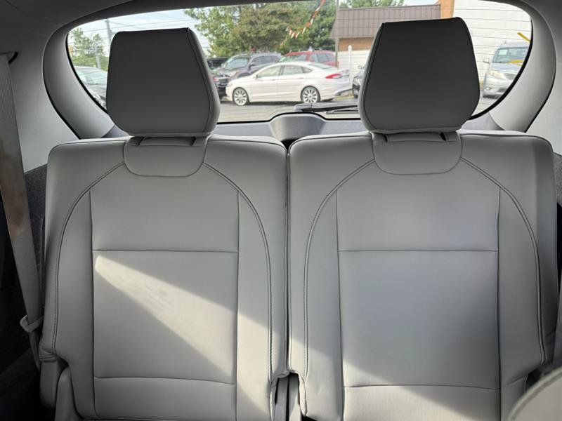 Used 2017 Acura MDX w/ Advance Package AWD/4WD image 22