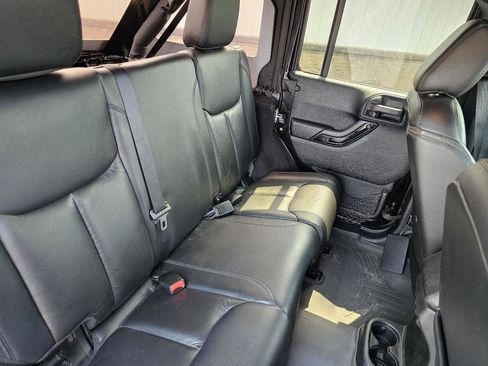 Used 2014 Jeep Wrangler Unlimited Sahara AWD/4WD image 22