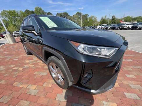 Used 2021 Toyota RAV4 Limited AWD/4WD image 38