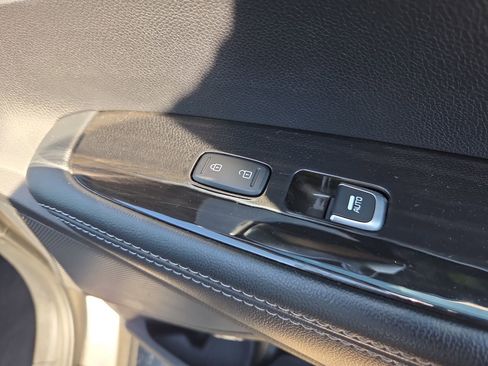 Used 2019 Kia Sorento AWD image 19