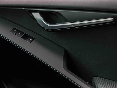 Certified 2025 Kia Niro EX w/ EX Cold Weather Package FWD image 21
