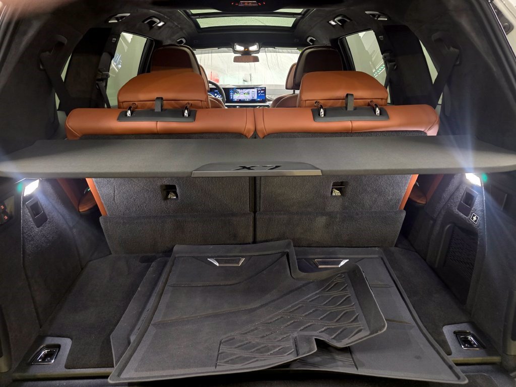 Used 2025 BMW X7 M60i w/ Executive Package AWD/4WD image 46