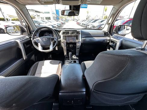 Used 2020 Toyota 4Runner SR5 AWD/4WD image 16