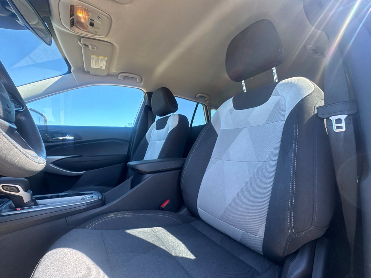 Used 2025 Chevrolet Trax LS FWD image 39