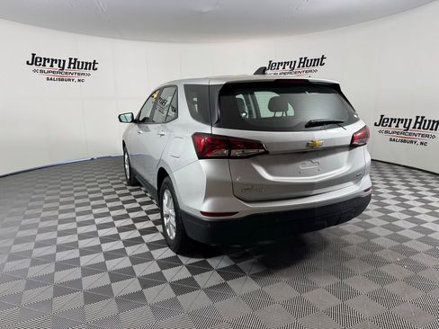 Used 2022 Chevrolet Equinox LS image 10