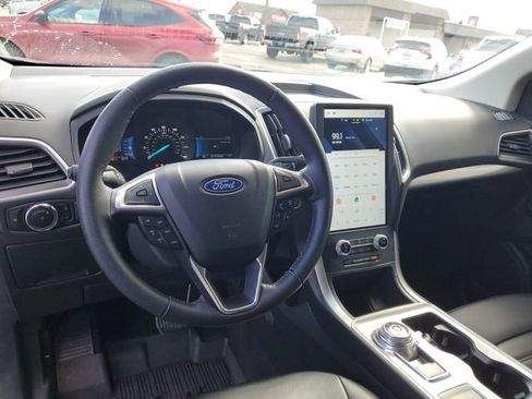 Used 2024 Ford Edge SEL w/ Convenience Package image 16