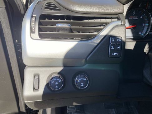 Used 2018 Chevrolet Tahoe LT w/ Luxury Package AWD/4WD image 21