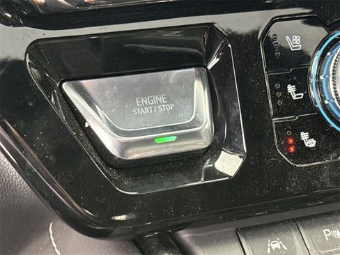 Used 2022 GMC Sierra 1500 AT4X image 13