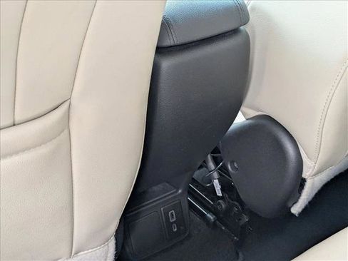 Used 2024 Buick Encore GX Sport Touring image 17