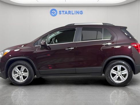Used 2020 Chevrolet Trax LT w/ Driver Confidence Package image 3