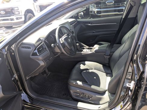Used 2021 Toyota Camry SE AWD/4WD image 18