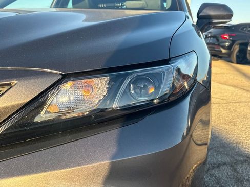 Used 2024 Toyota Camry SE image 10