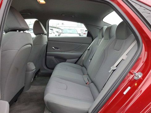 Used 2024 Hyundai Elantra SE image 27