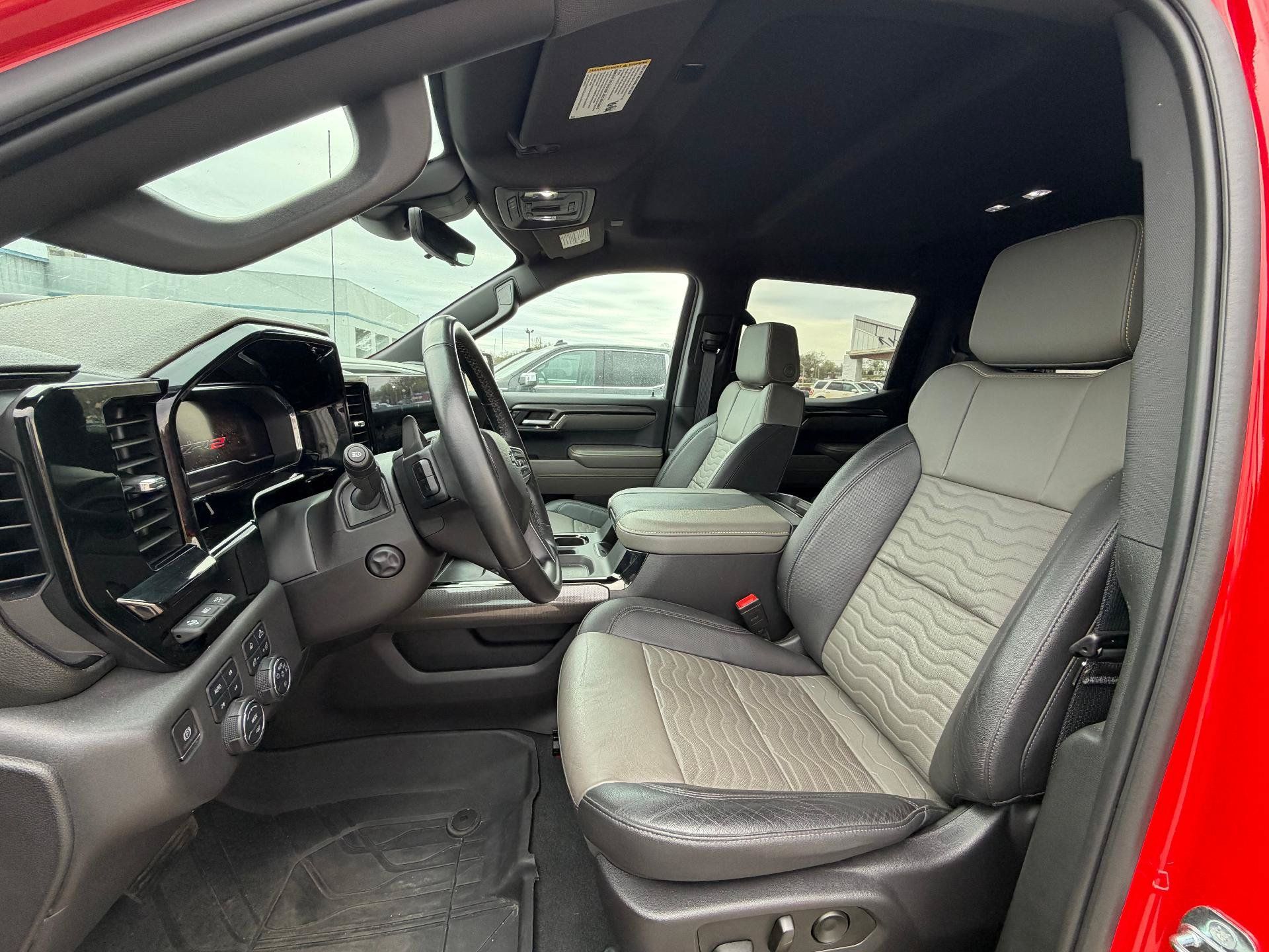 Used 2023 Chevrolet Silverado 1500 ZR2 w/ Technology Package AWD/4WD image 9