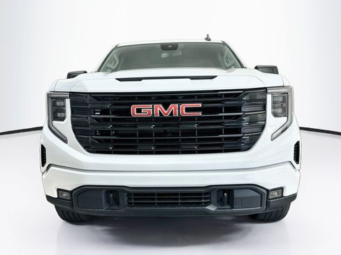 Used 2024 GMC Sierra 1500 Elevation AWD/4WD image 2