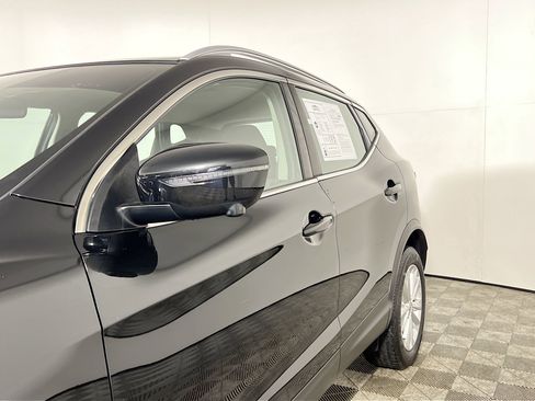 Used 2017 Nissan Rogue Sport SV w/ SV Premium Package image 13